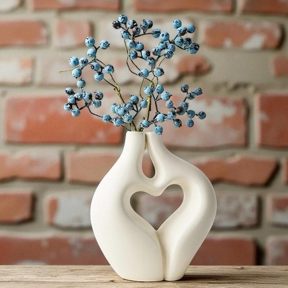 Chic White Heart Ceramic Vase - Picture 2 of 4